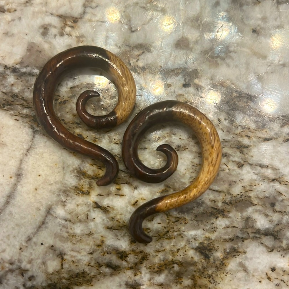 2g- 6mm Sono wood gauges for ears